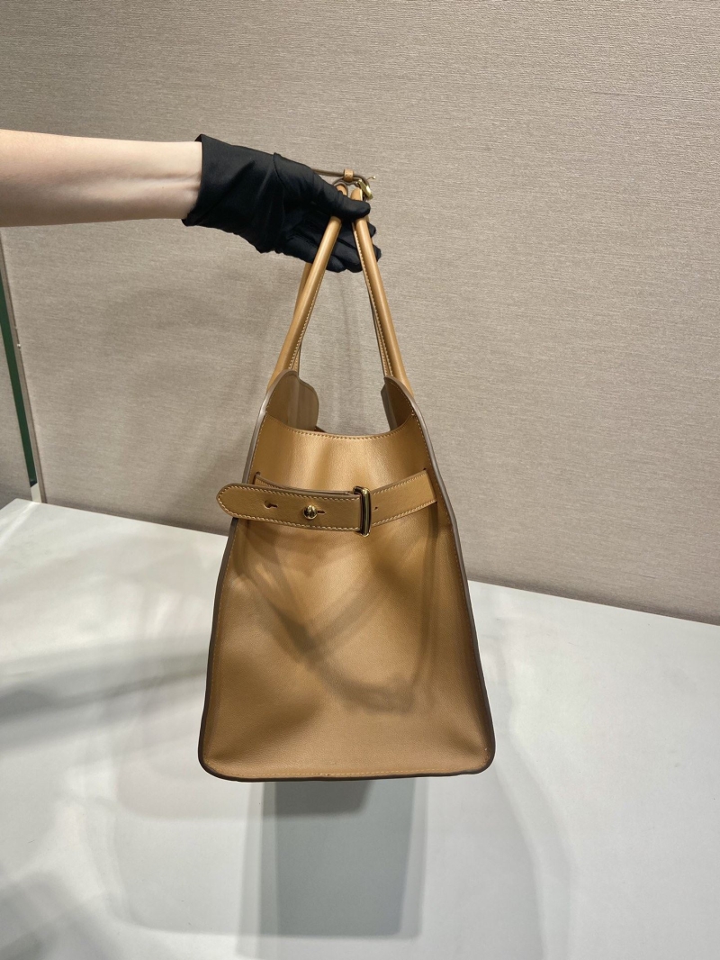 Pra*a tote bags